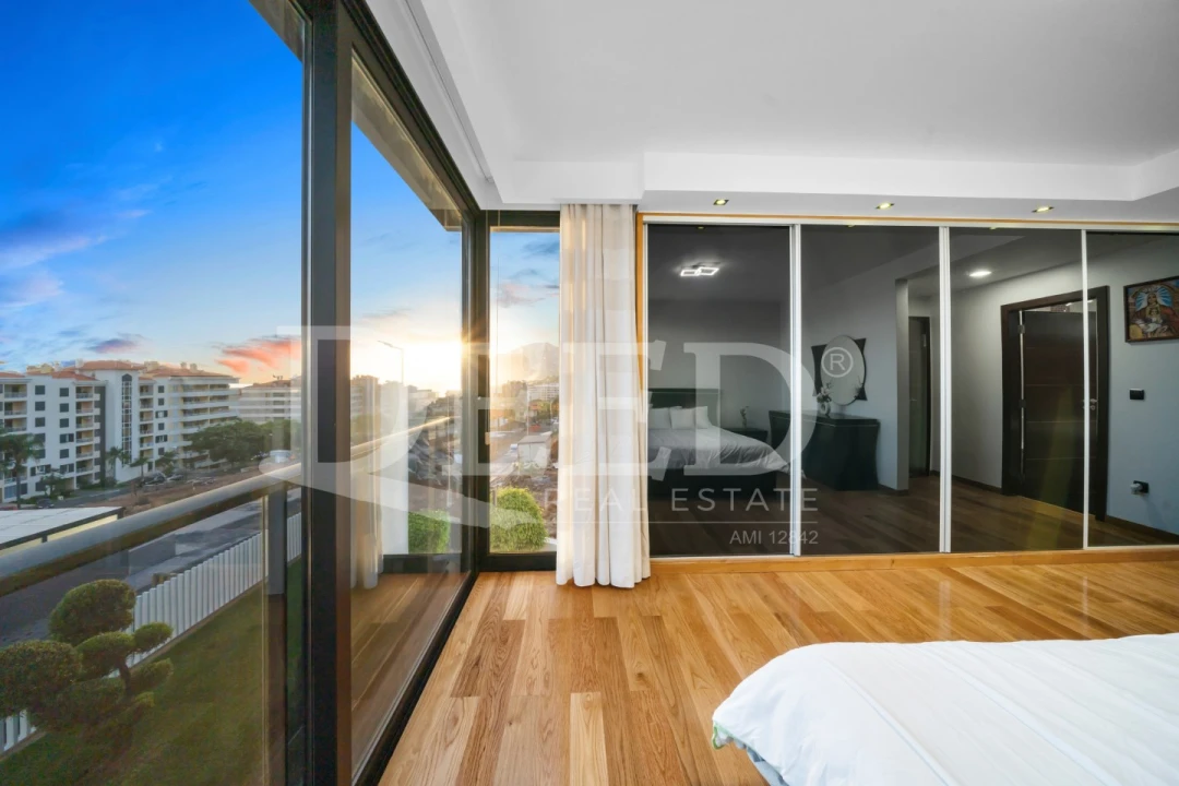 Moradia T3 para Venda em São Martinho Foto 4