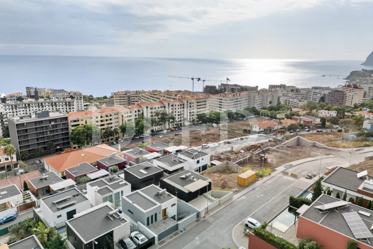 Moradia T3 para Venda em São Martinho Foto 36