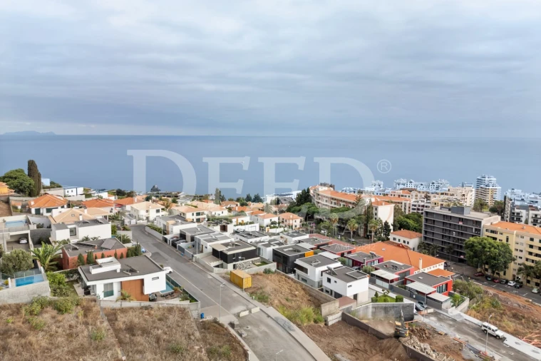 Moradia T3 para Venda em São Martinho Foto 38