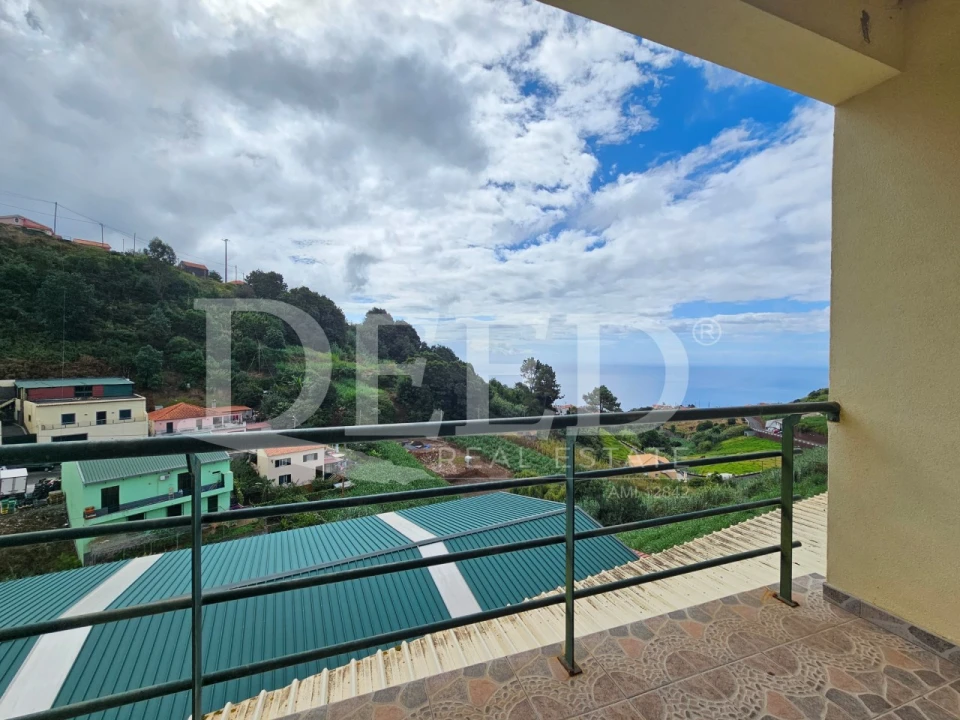 Moradia T3 para Venda em Canhas Foto 7