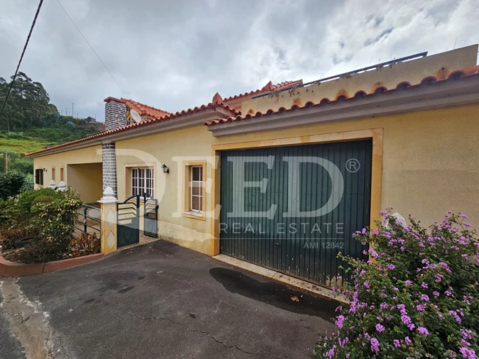 Moradia T3 para Venda em Canhas Foto 1