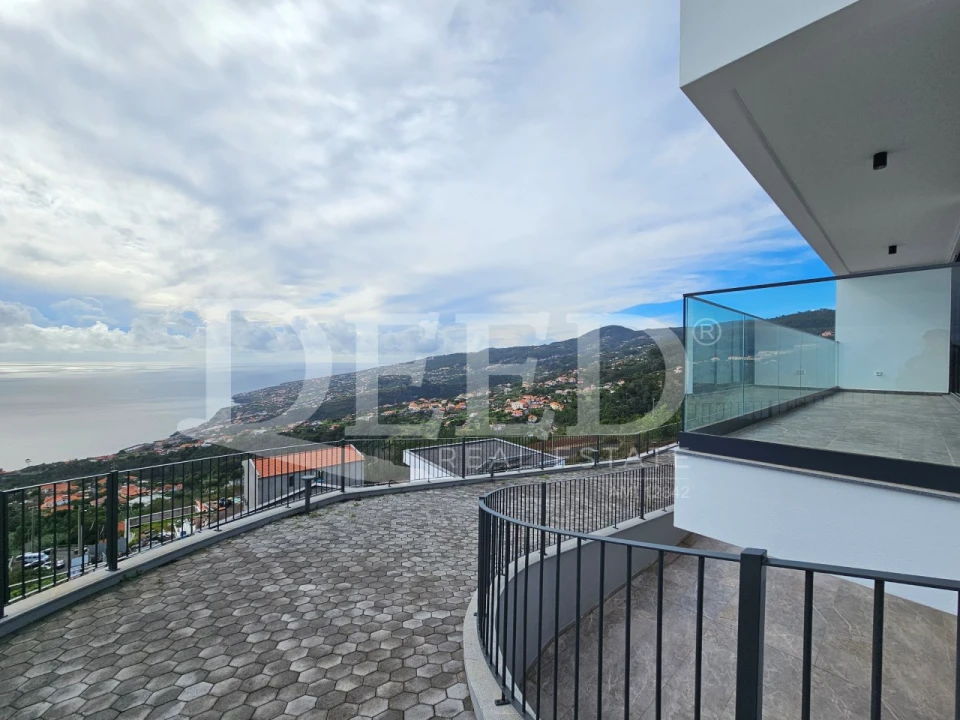 Moradia T3 para Venda em Santa Cruz Foto 3