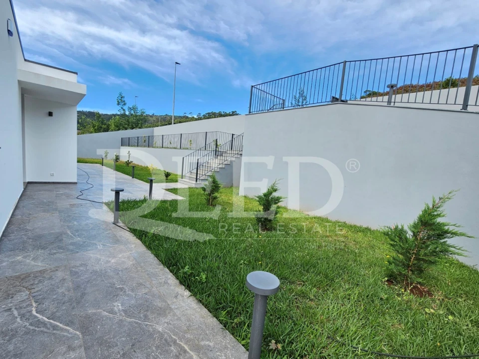 Moradia T3 para Venda em Santa Cruz Foto 4