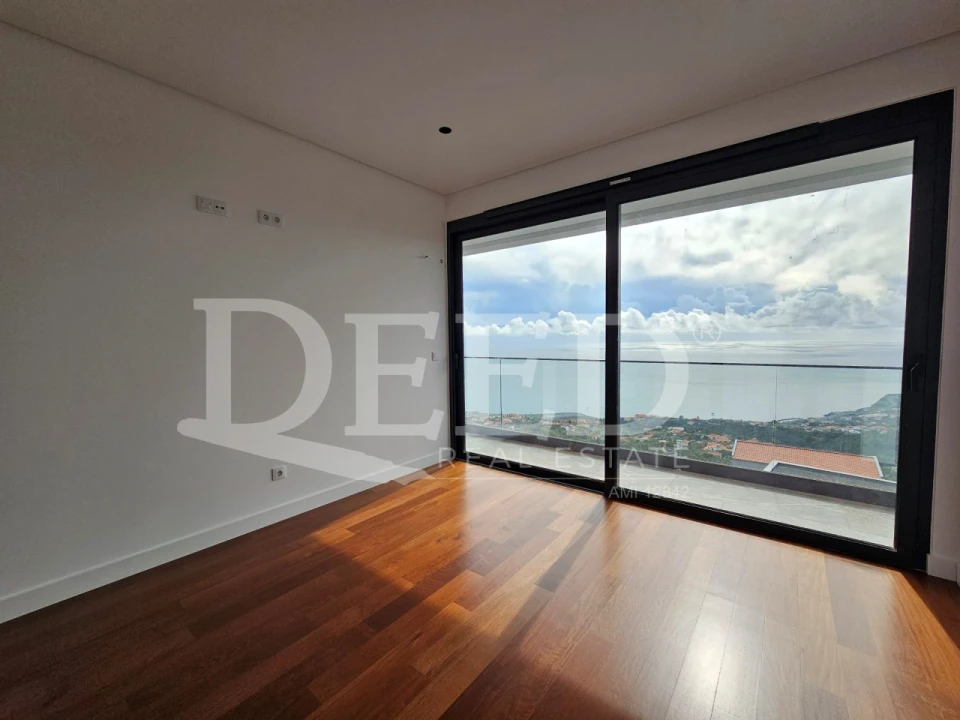 Moradia T3 para Venda em Santa Cruz Foto 11