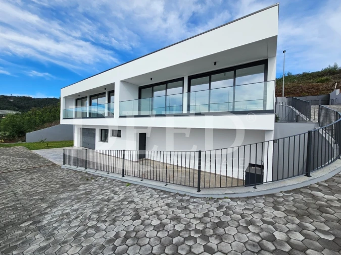 Moradia T3 para Venda em Santa Cruz Foto 19