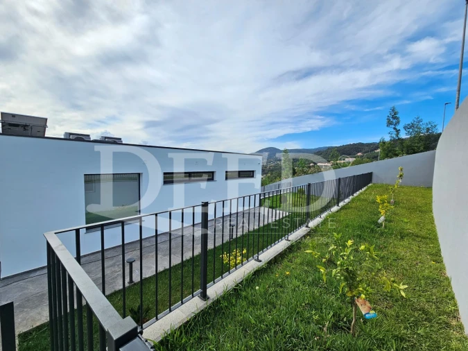 Moradia T3 para Venda em Santa Cruz Foto 20