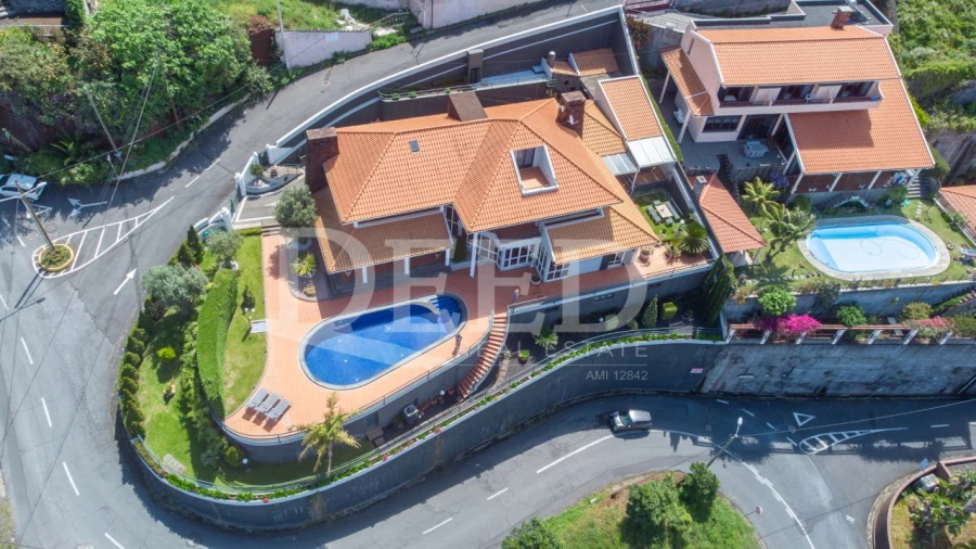 Moradia T4 para Venda em São Gonçalo