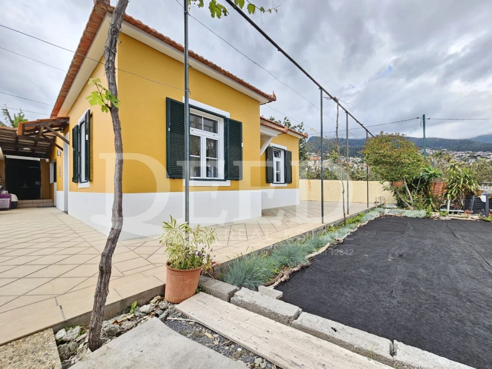 Moradia T3 para Venda em Santo Antonio Foto 17