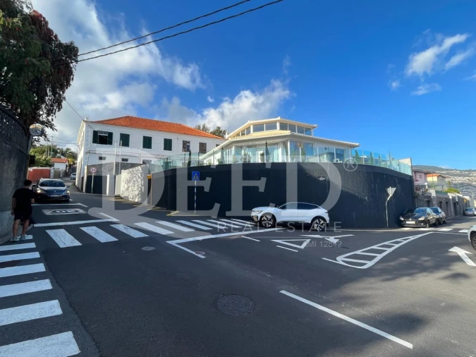 Moradia T3 para Venda em Funchal (São Pedro)