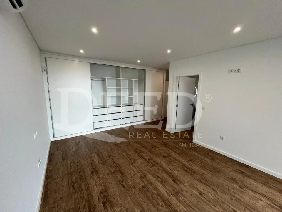 Moradia T3 para Venda em Agua de Pena Foto 17