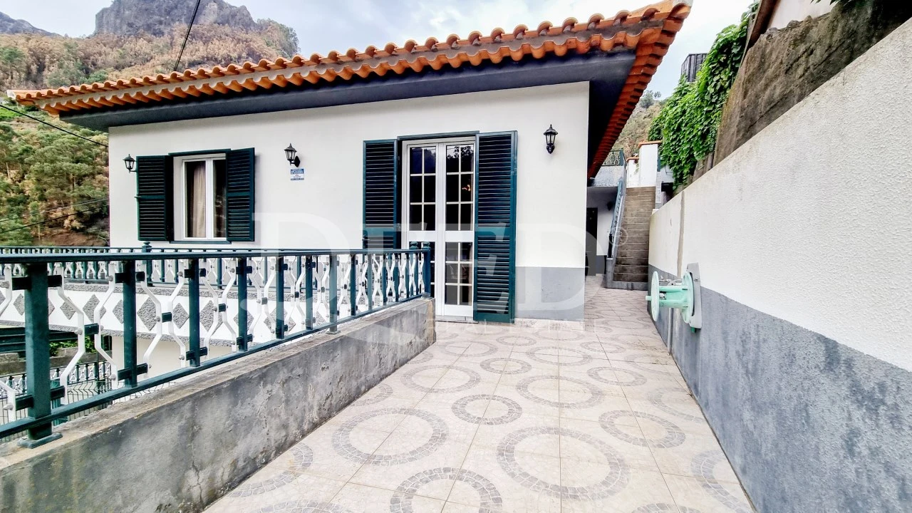 Moradia T3 para Venda em Curral das Freiras Foto 17