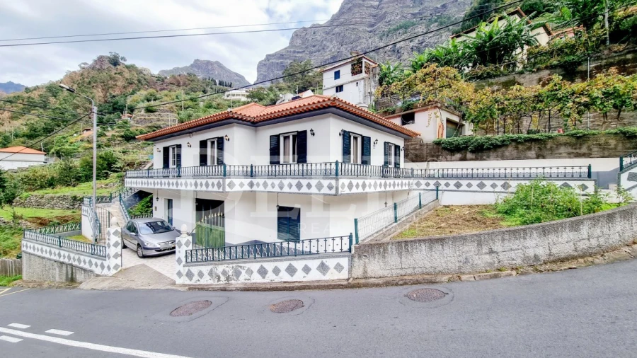 Moradia T3 para Venda em Curral das Freiras