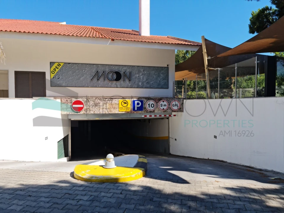 Loja para Arrendamento em Quarteira Foto 6