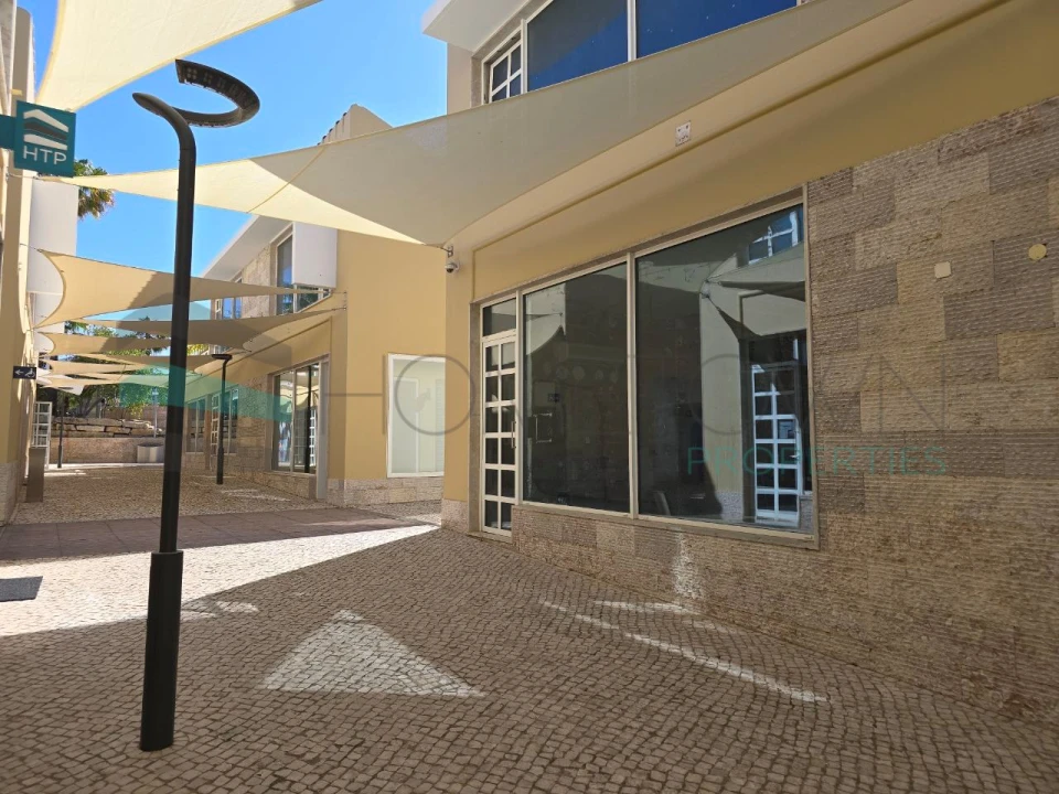Loja para Arrendamento em Quarteira Foto 2