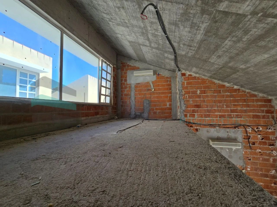 Loja para Arrendamento em Quarteira Foto 10