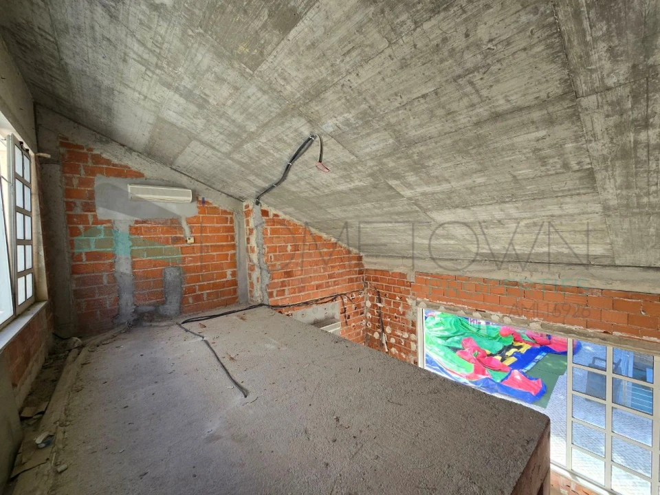 Loja para Arrendamento em Quarteira Foto 12