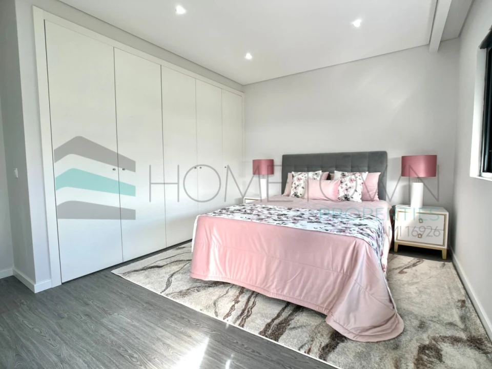Apartamento T3 para Venda em Quelfes Foto 16