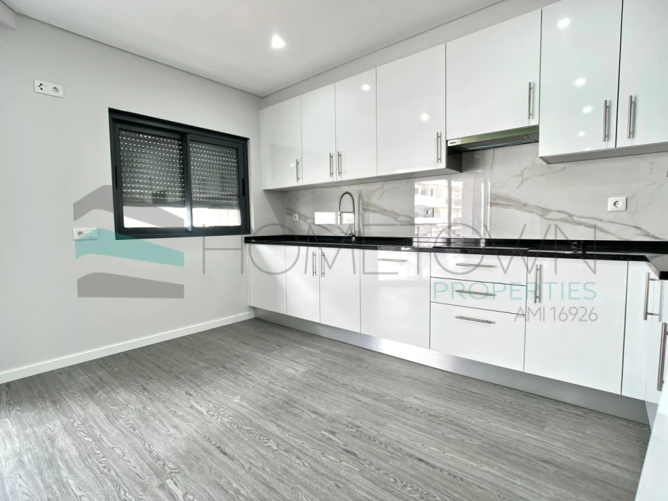 Apartamento T3 para Venda em Quelfes Foto 17