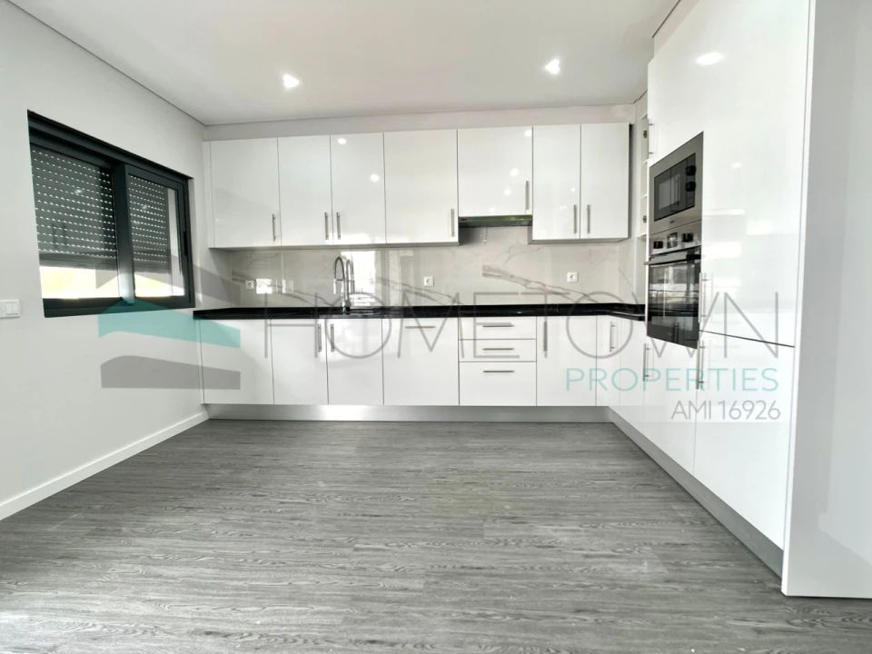 Apartamento T3 para Venda em Quelfes Foto 18