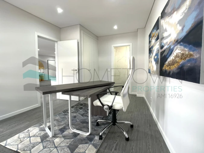 Apartamento T3 para Venda em Quelfes Foto 10