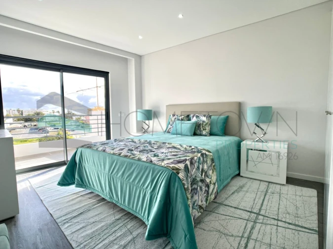 Apartamento T3 para Venda em Quelfes Foto 3