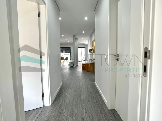 Apartamento T3 para Venda em Quelfes Foto 4