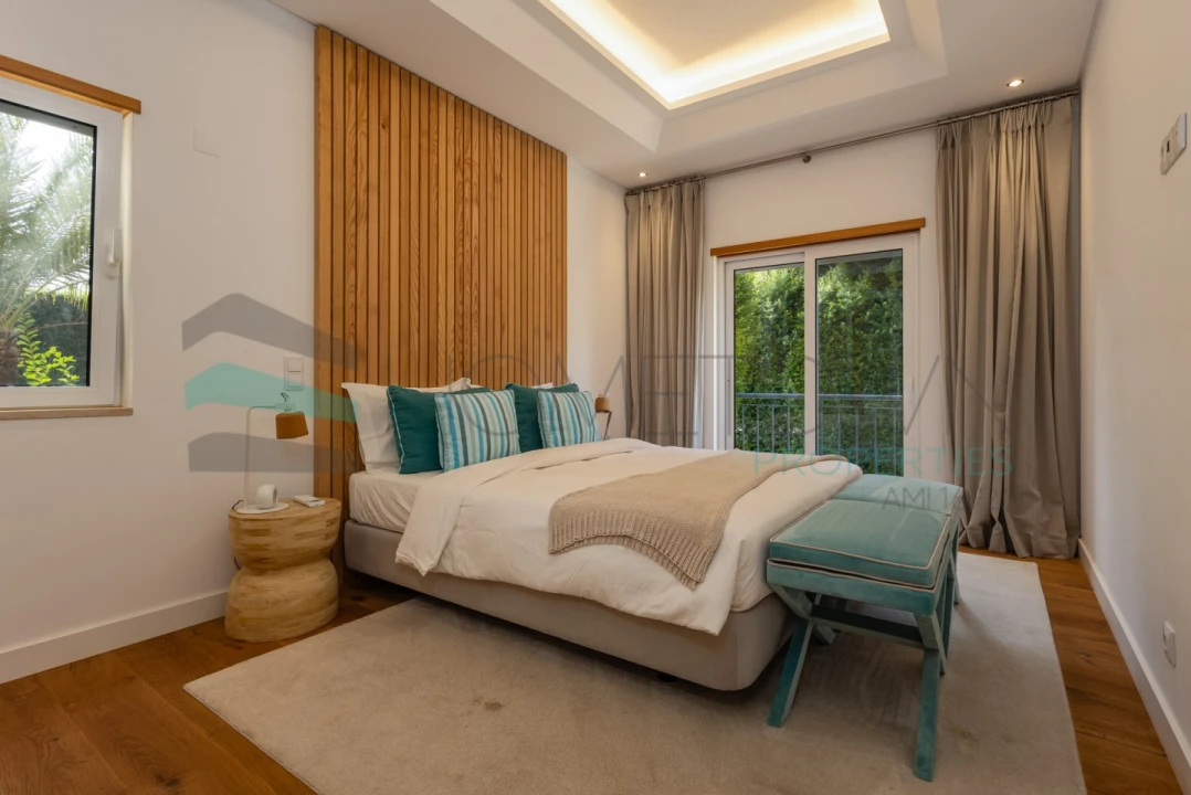 Moradia T4 para Venda em Almancil Foto 24