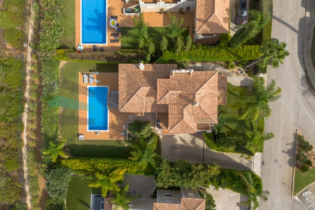 Moradia T4 para Venda em Almancil Foto 44