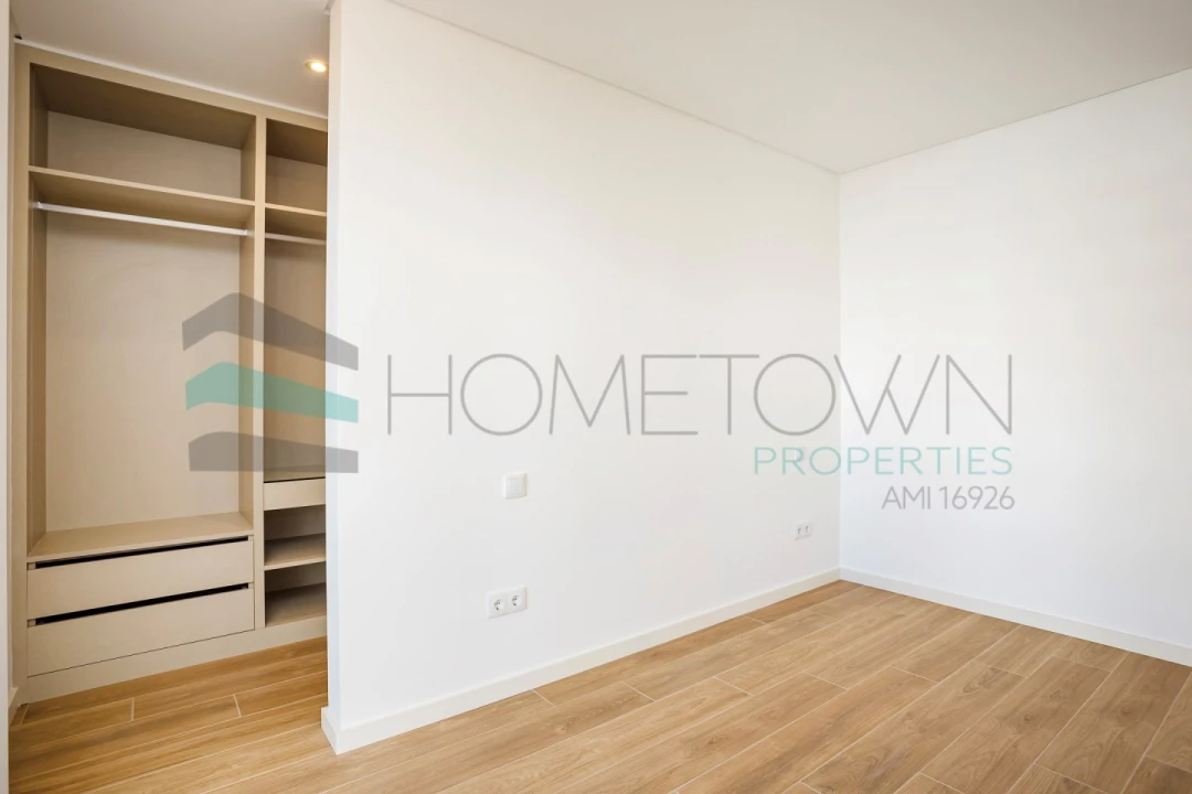 Apartamento T2 para Venda em Quarteira Foto 17