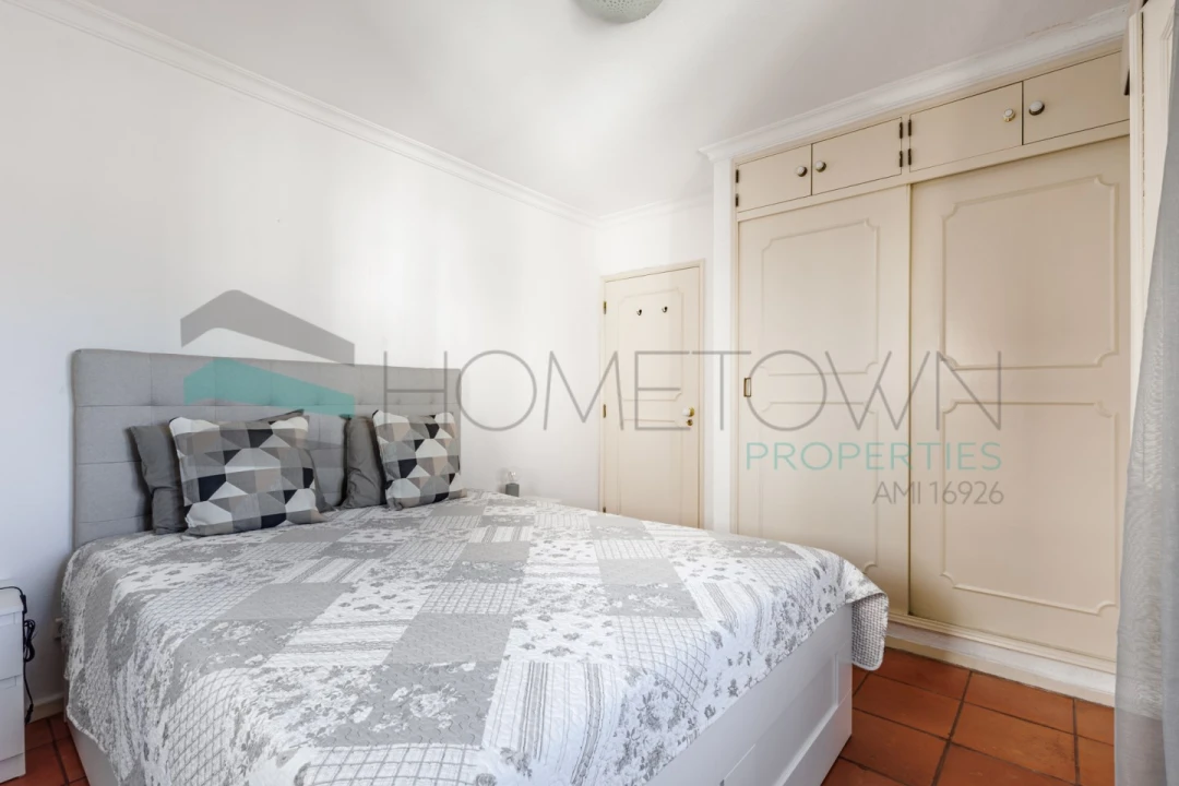 Apartamento T1 para Venda em Quarteira Foto 7