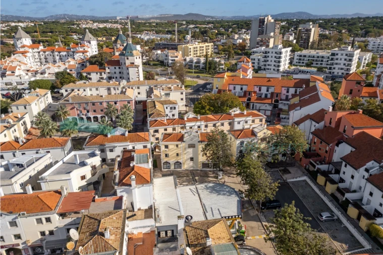 Apartamento T1 para Venda em Quarteira Foto 6