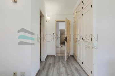 Moradia T7 para Venda em Quarteira