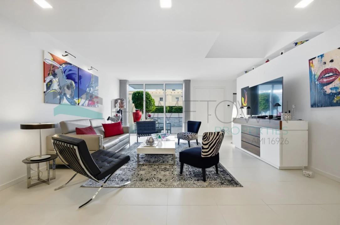 Moradia T3 para Venda em Albufeira e Olhos de Água Foto 1