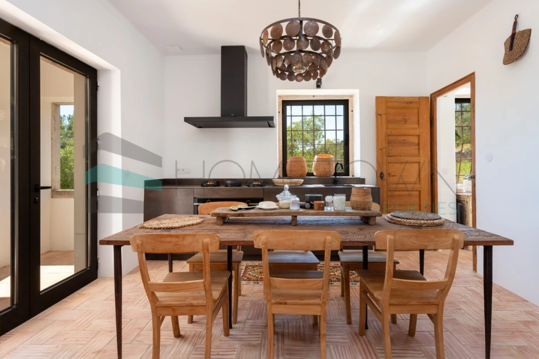 Moradia T4 para Venda em Santa Barbara de Nexe Foto 11