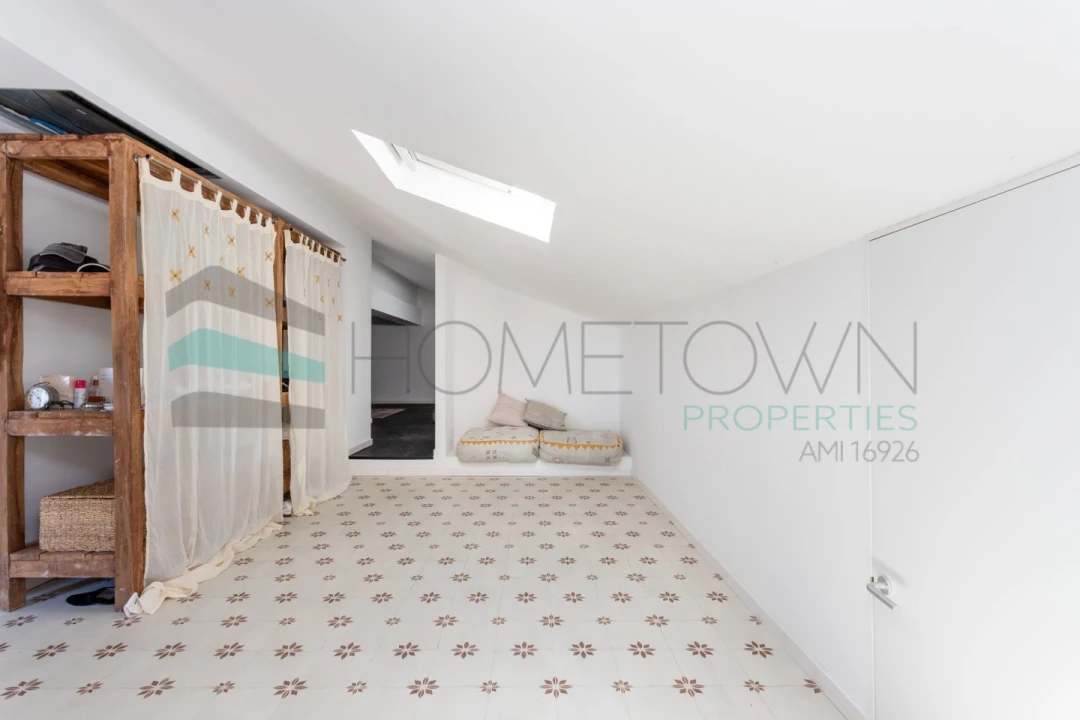 Moradia T4 para Venda em Santa Barbara de Nexe Foto 42