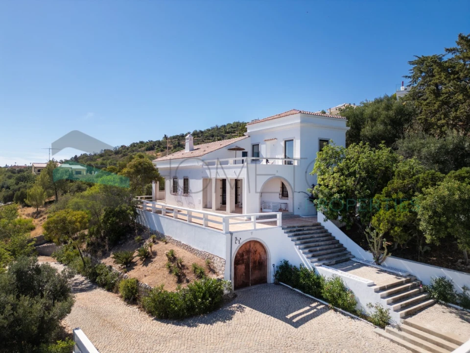 Moradia T4 para Venda em Santa Barbara de Nexe Foto 48