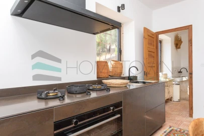 Moradia T4 para Venda em Santa Barbara de Nexe