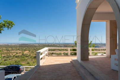 Moradia T4 para Venda em Santa Barbara de Nexe