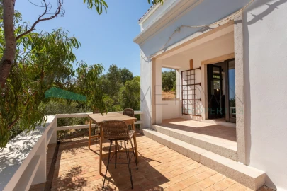 Moradia T4 para Venda em Santa Barbara de Nexe