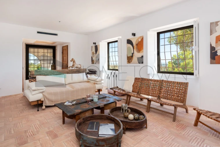 Moradia T4 para Venda em Santa Barbara de Nexe Foto 13