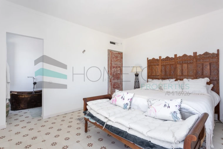 Moradia T4 para Venda em Santa Barbara de Nexe Foto 37