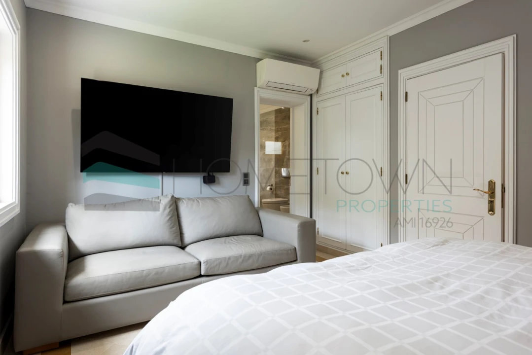 Moradia T5 para Venda em Quarteira Foto 17