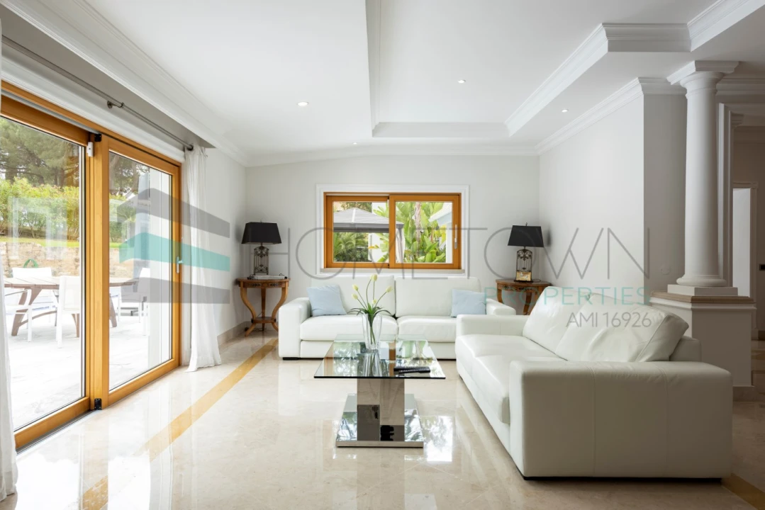 Moradia T5 para Venda em Quarteira Foto 2