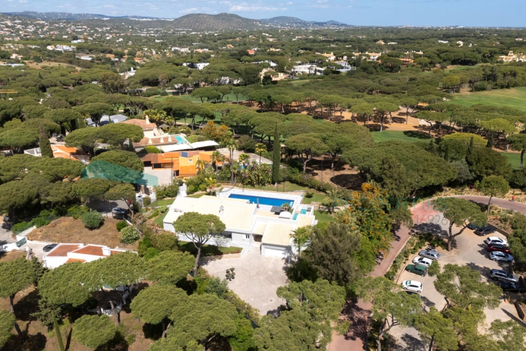 Moradia T5 para Venda em Quarteira Foto 49