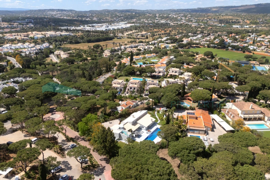 Moradia T5 para Venda em Quarteira Foto 50