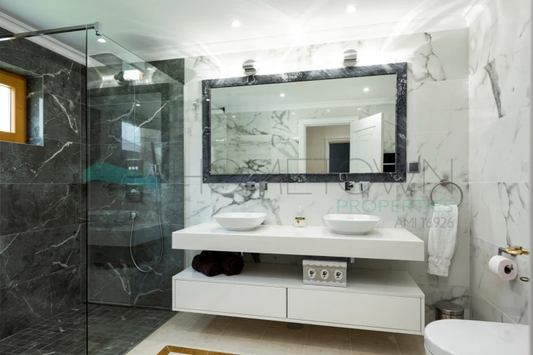 Moradia T5 para Venda em Quarteira Foto 25