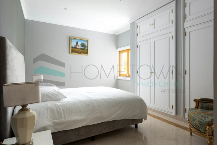 Moradia T5 para Venda em Quarteira Foto 23