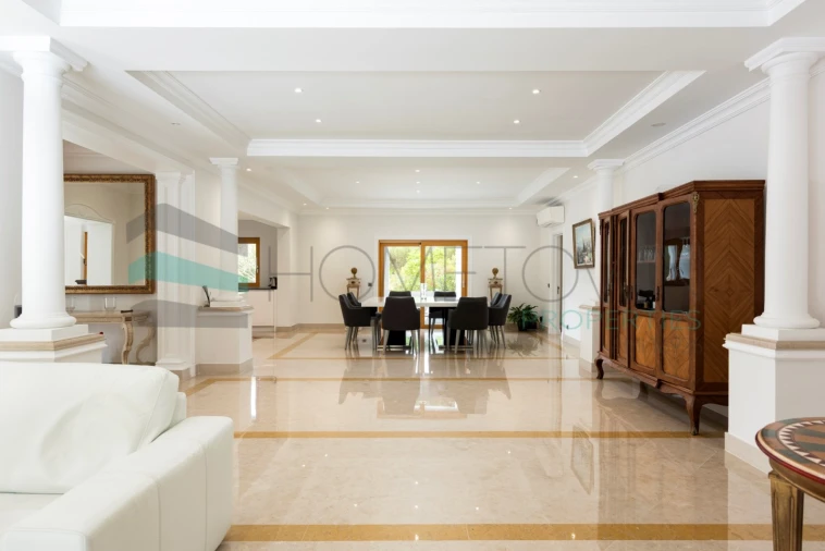 Moradia T5 para Venda em Quarteira Foto 7