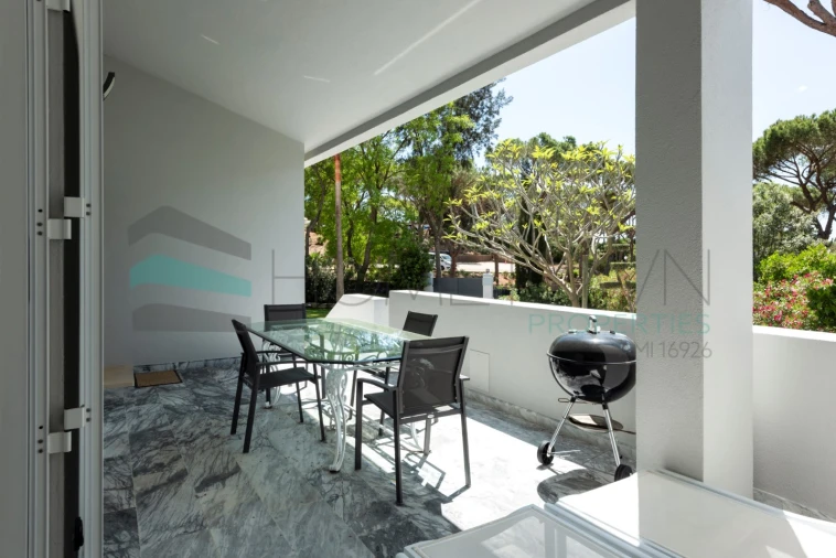 Moradia T5 para Venda em Quarteira Foto 13