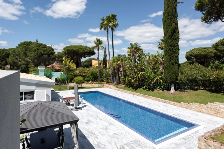 Moradia T5 para Venda em Quarteira Foto 37